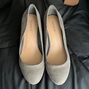 Grey heals